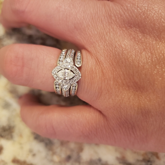 ⭐SOLD ⭐ Natural Diamond Ring set - 14K - Picture 16 of 17